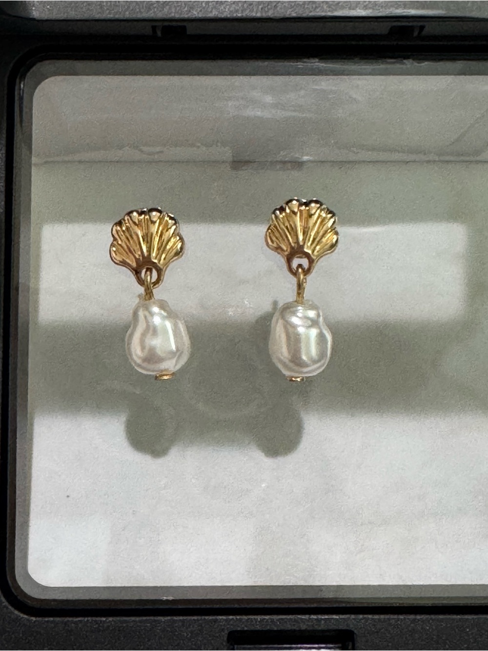 Gold Seashell Pearl drop earrings